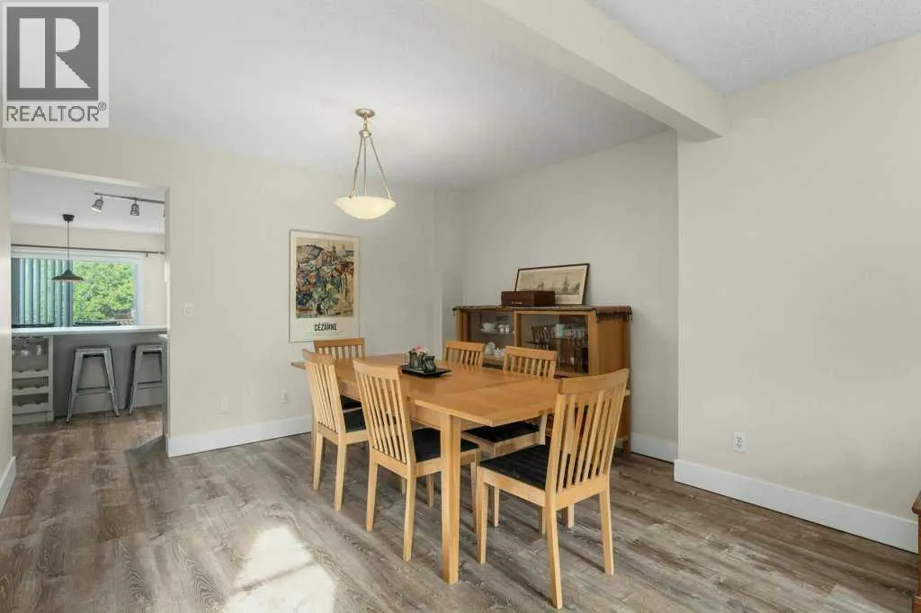 393 Inverness Park SE
