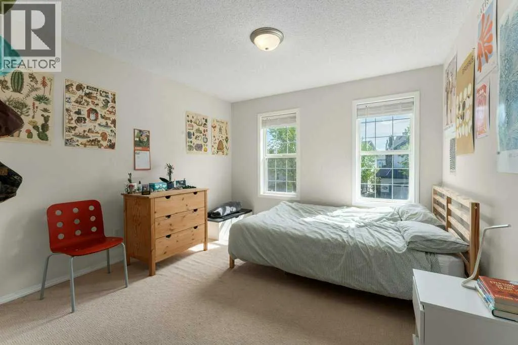 393 Inverness Park SE