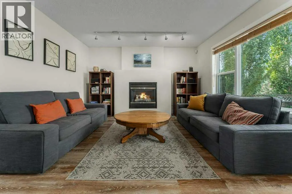 393 Inverness Park SE