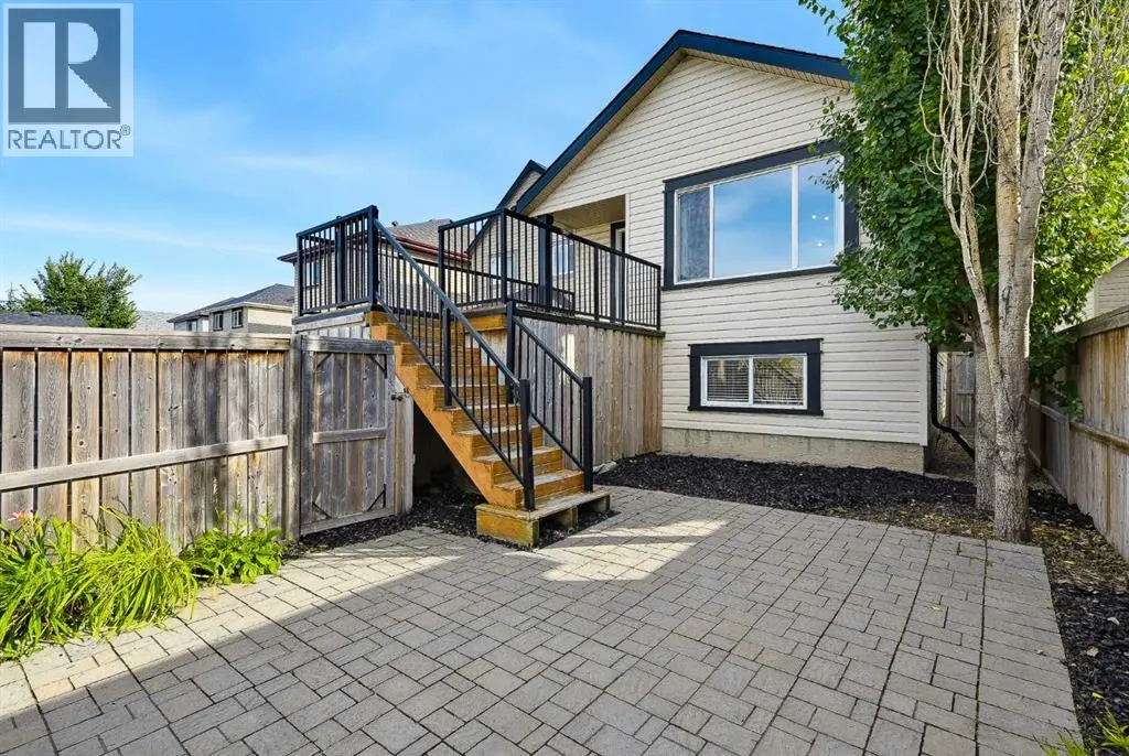 64 Copperfield Rise SE