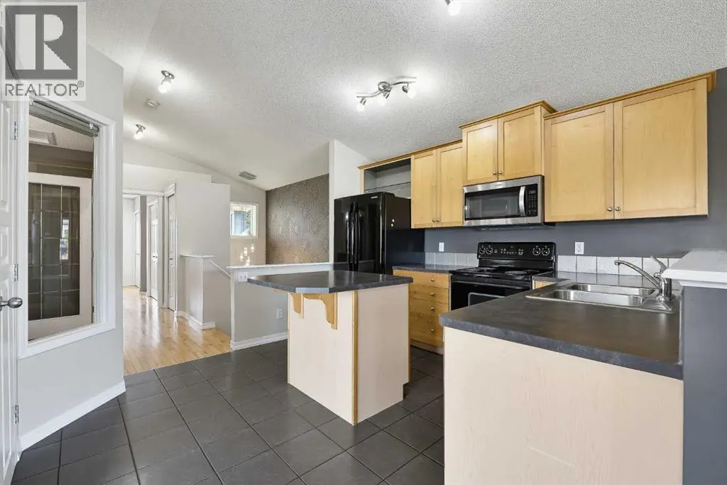 64 Copperfield Rise SE