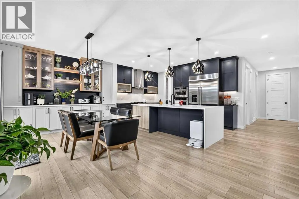 260 Marina Grove SE