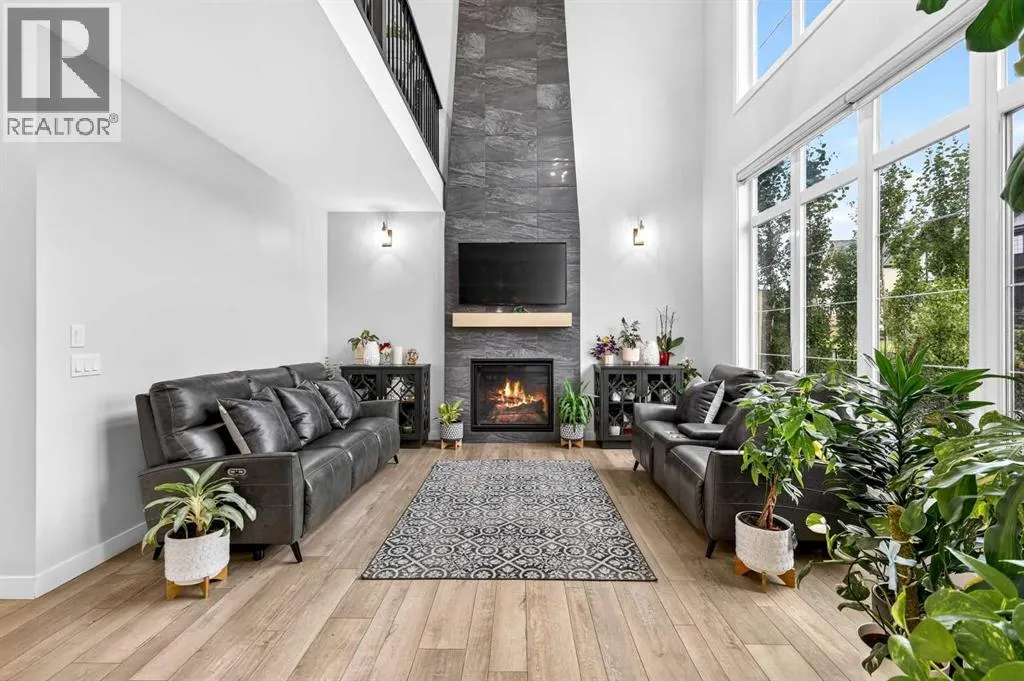 260 Marina Grove SE