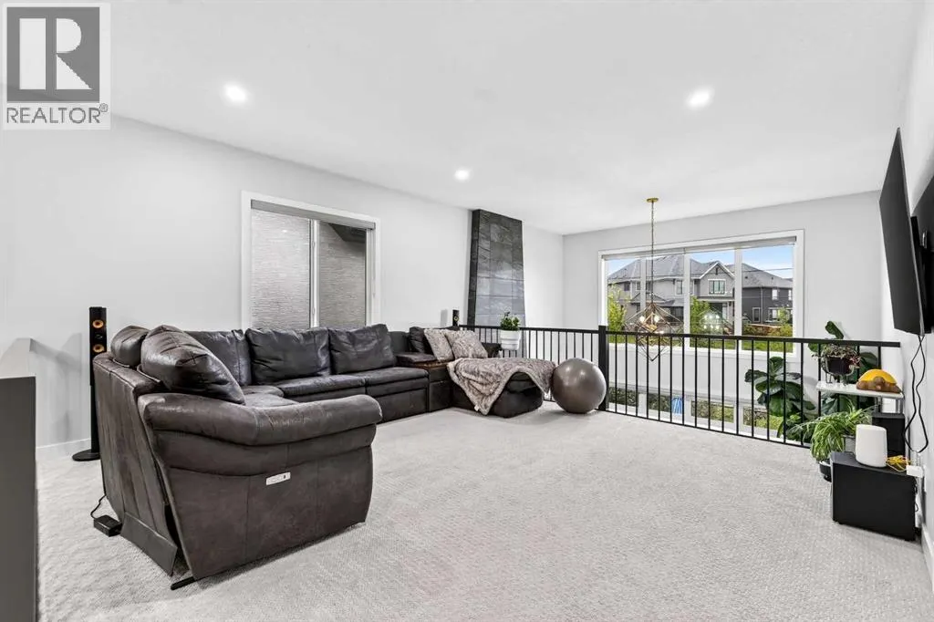 260 Marina Grove SE