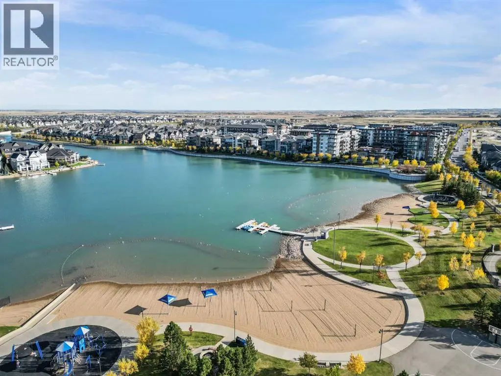 260 Marina Grove SE