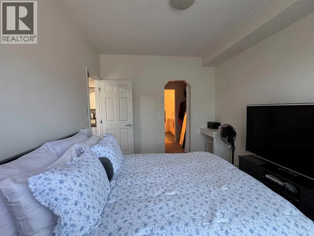 3313, 99 Copperstone Park SE