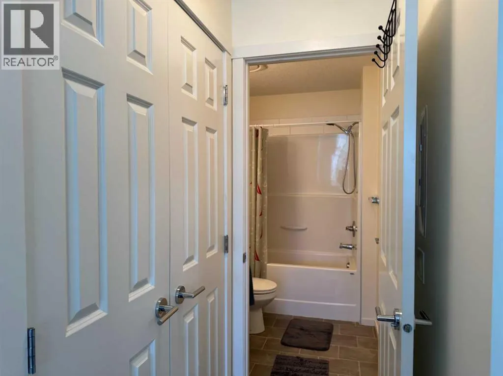3313, 99 Copperstone Park SE