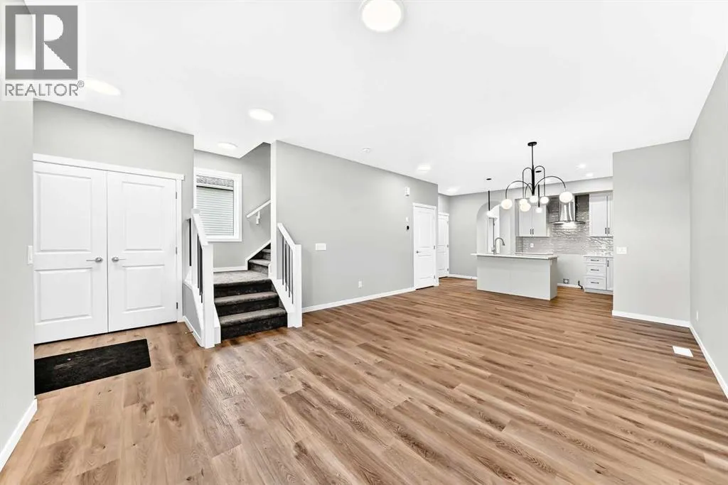 76 Mercado Road SE