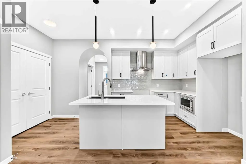 76 Mercado Road SE