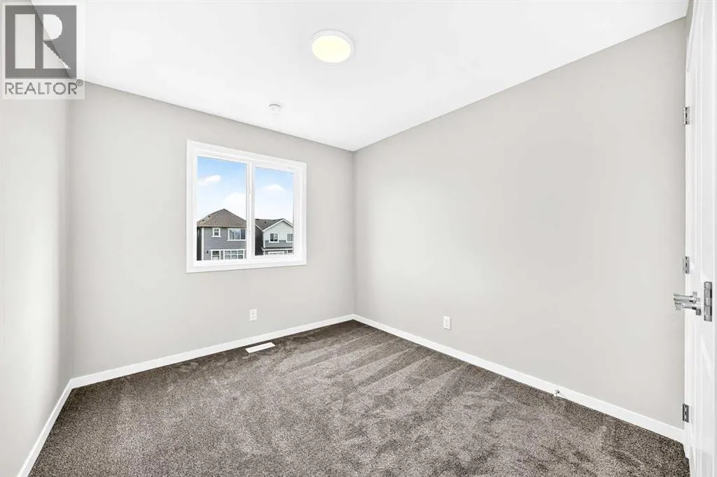 76 Mercado Road SE
