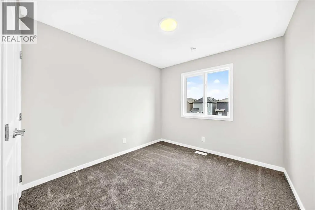 76 Mercado Road SE