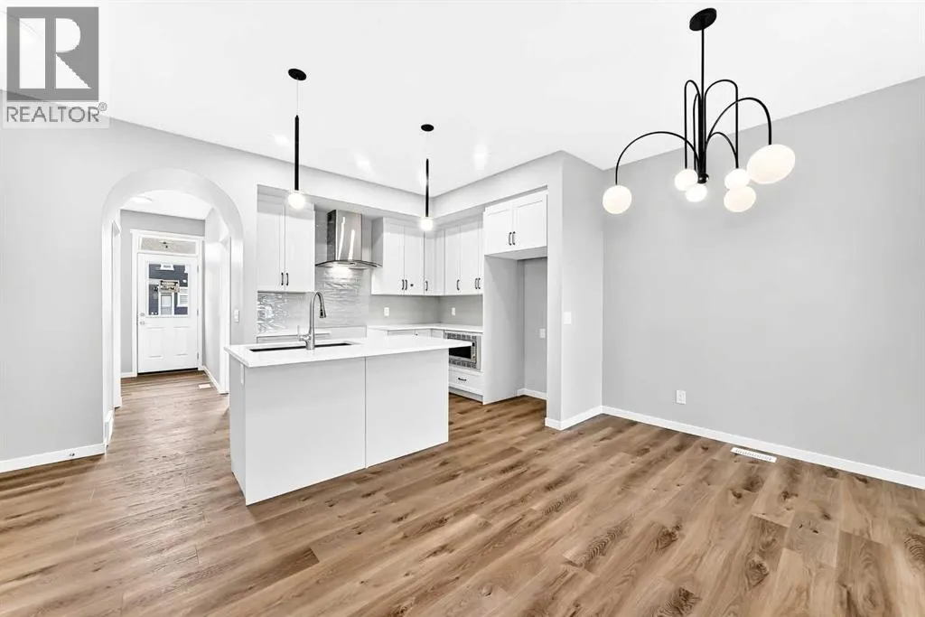 76 Mercado Road SE