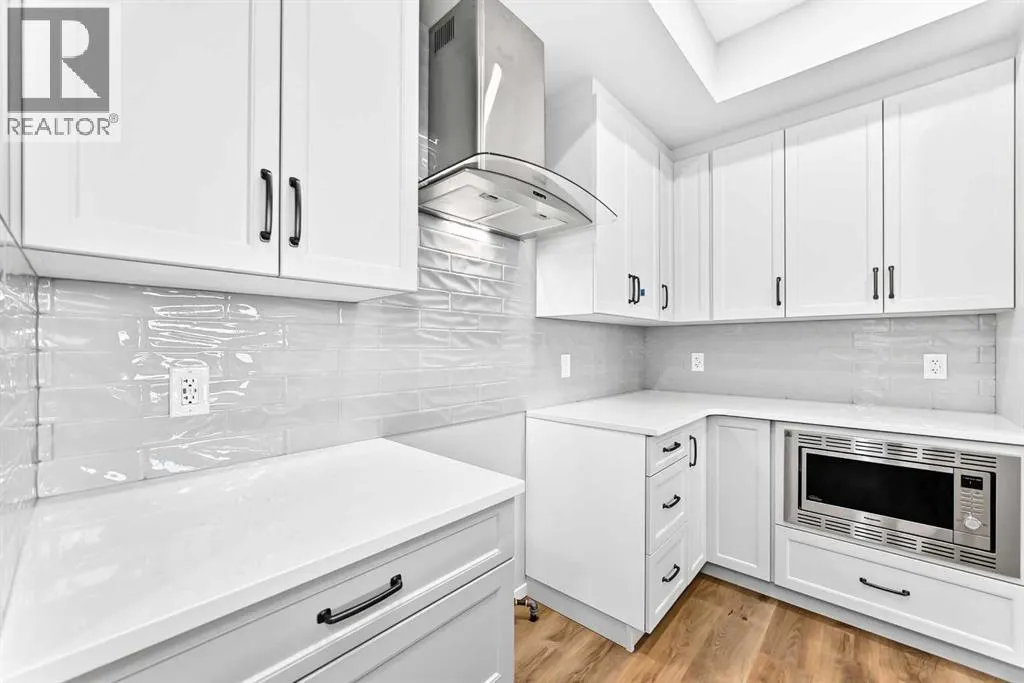 76 Mercado Road SE