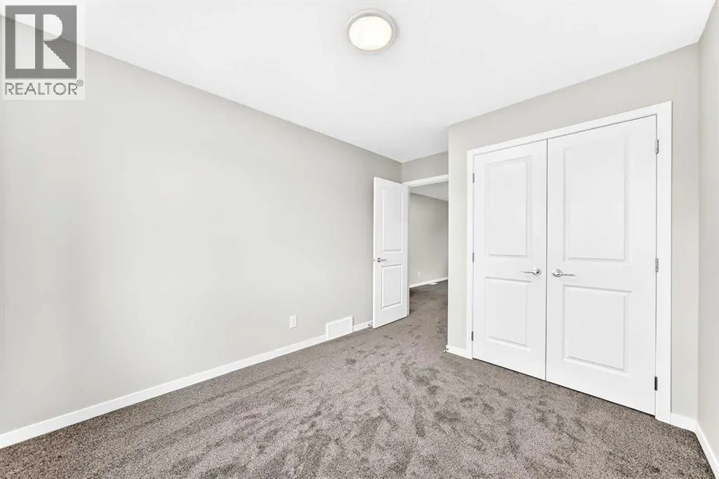 76 Mercado Road SE