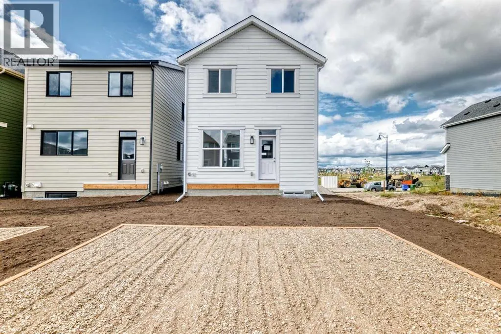 76 Mercado Road SE