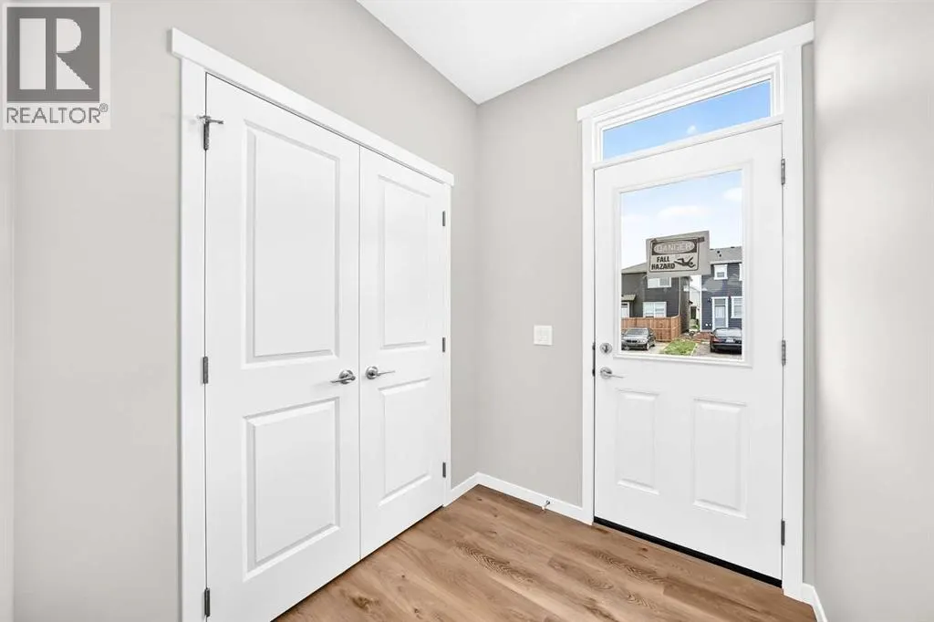 76 Mercado Road SE