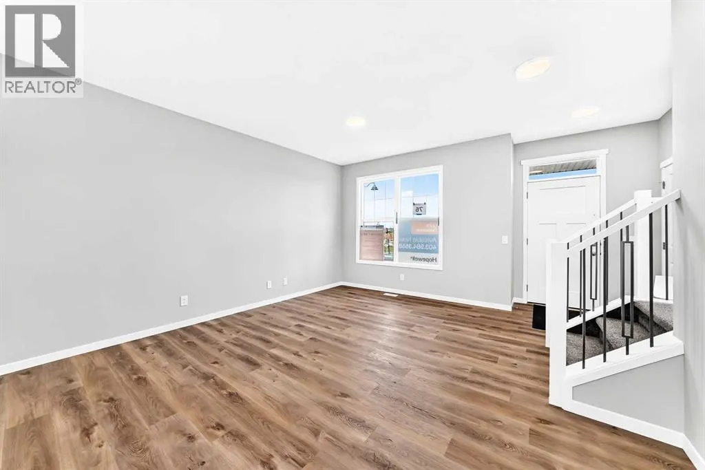 76 Mercado Road SE