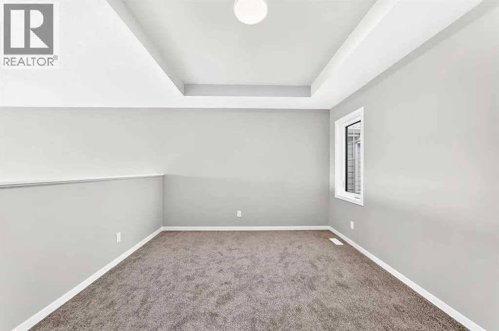 87 Mercado Crescent SE