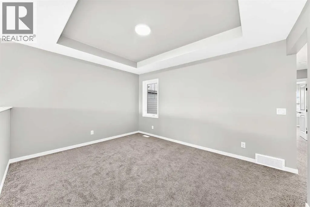 87 Mercado Crescent SE