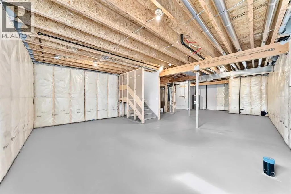 87 Mercado Crescent SE