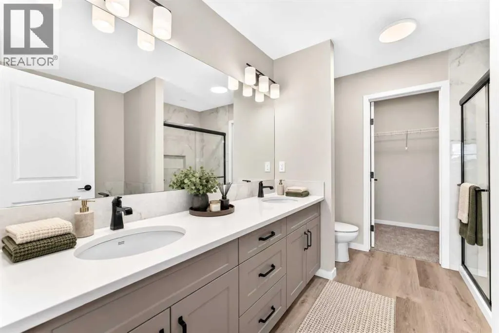 87 Mercado Crescent SE