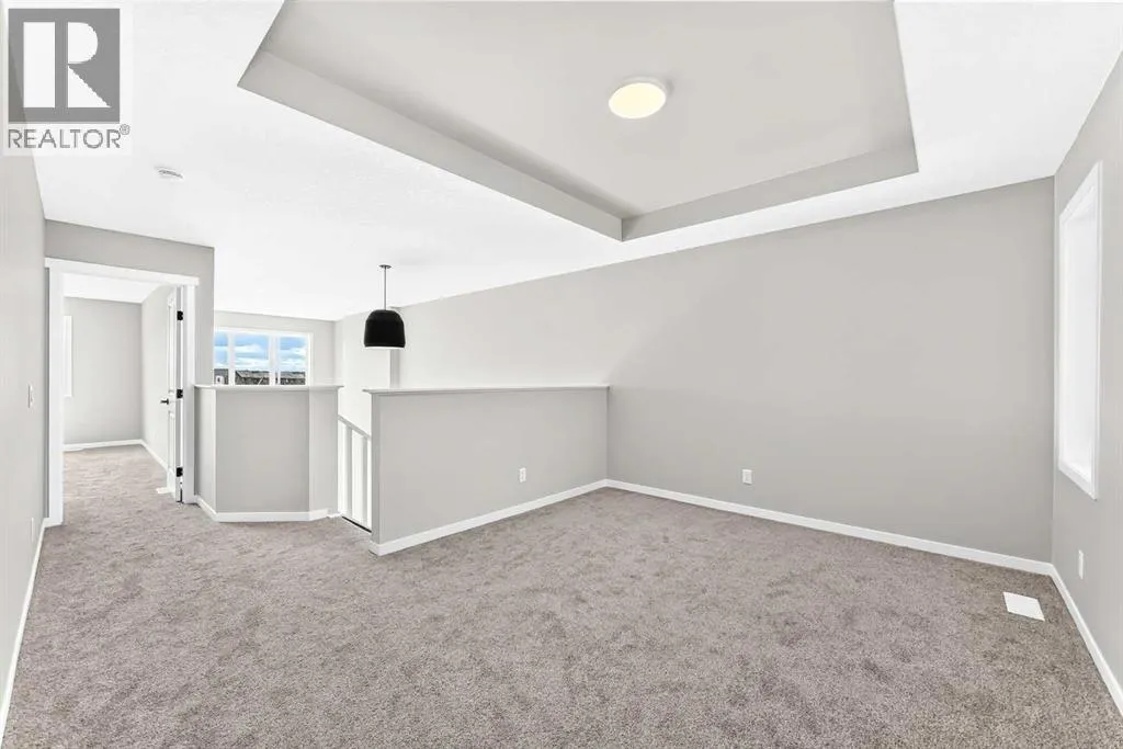 87 Mercado Crescent SE