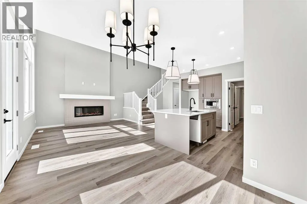 87 Mercado Crescent SE