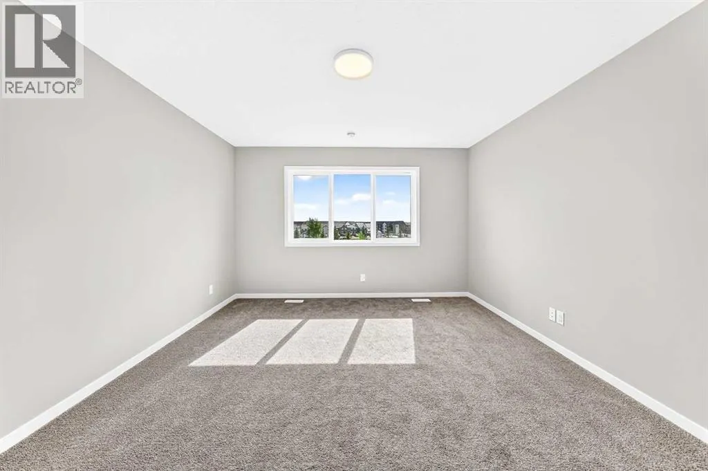 87 Mercado Crescent SE