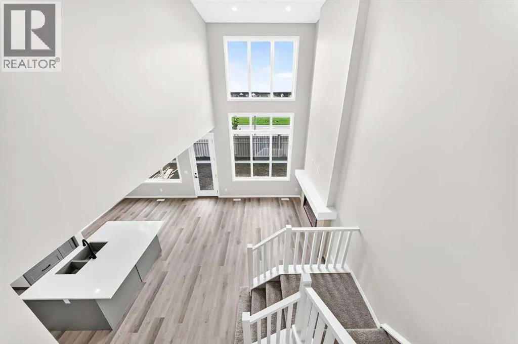 87 Mercado Crescent SE
