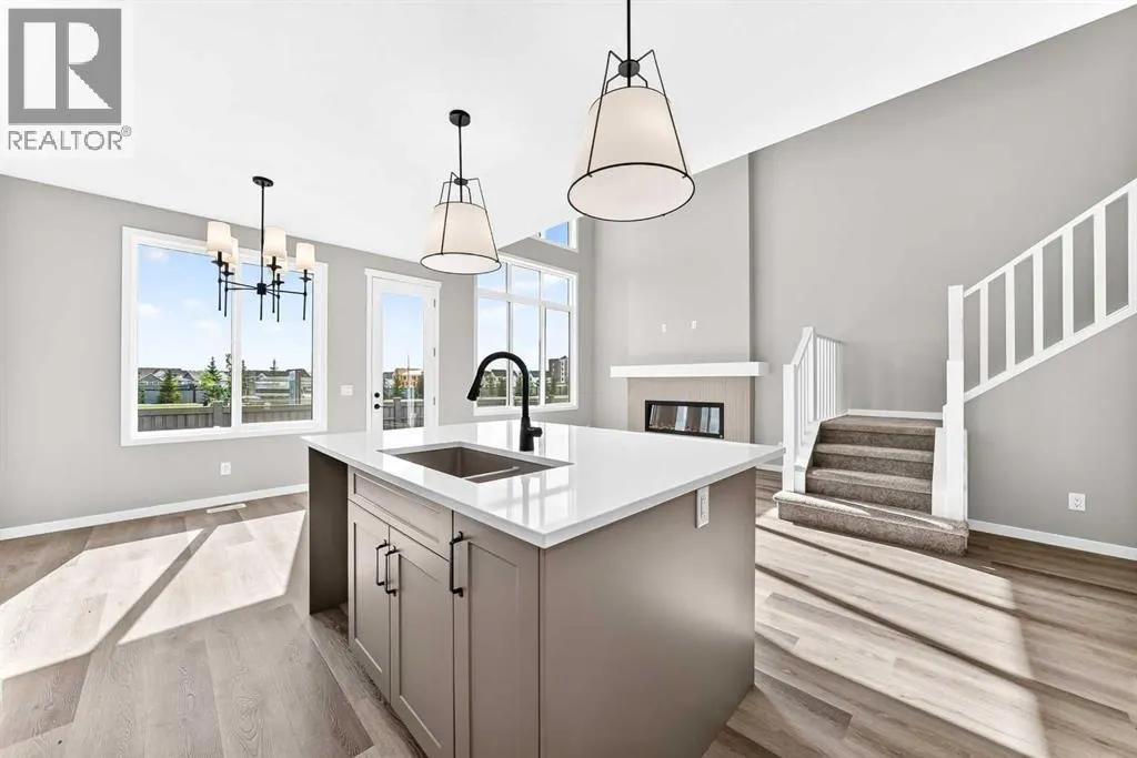 87 Mercado Crescent SE