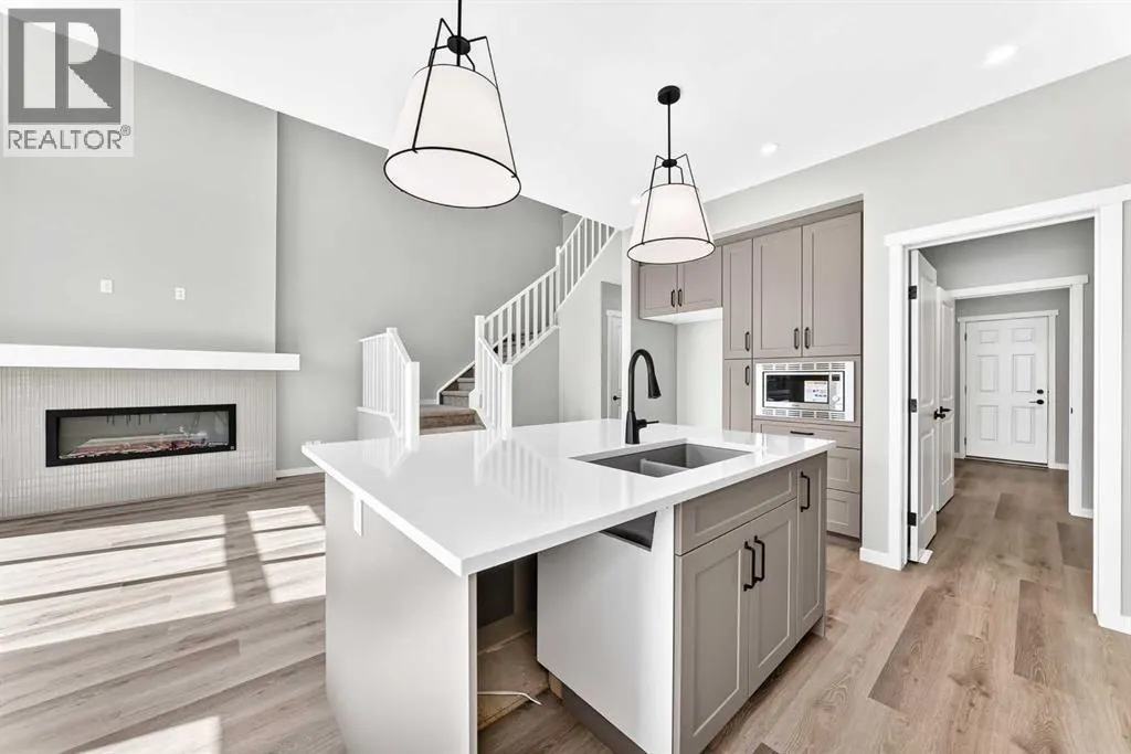 87 Mercado Crescent SE