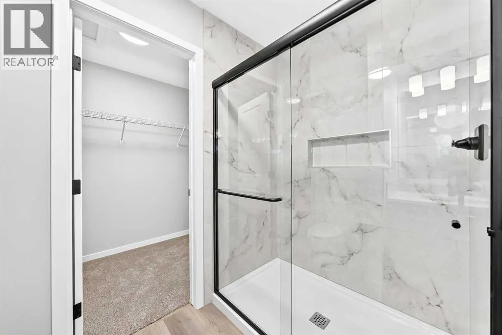87 Mercado Crescent SE