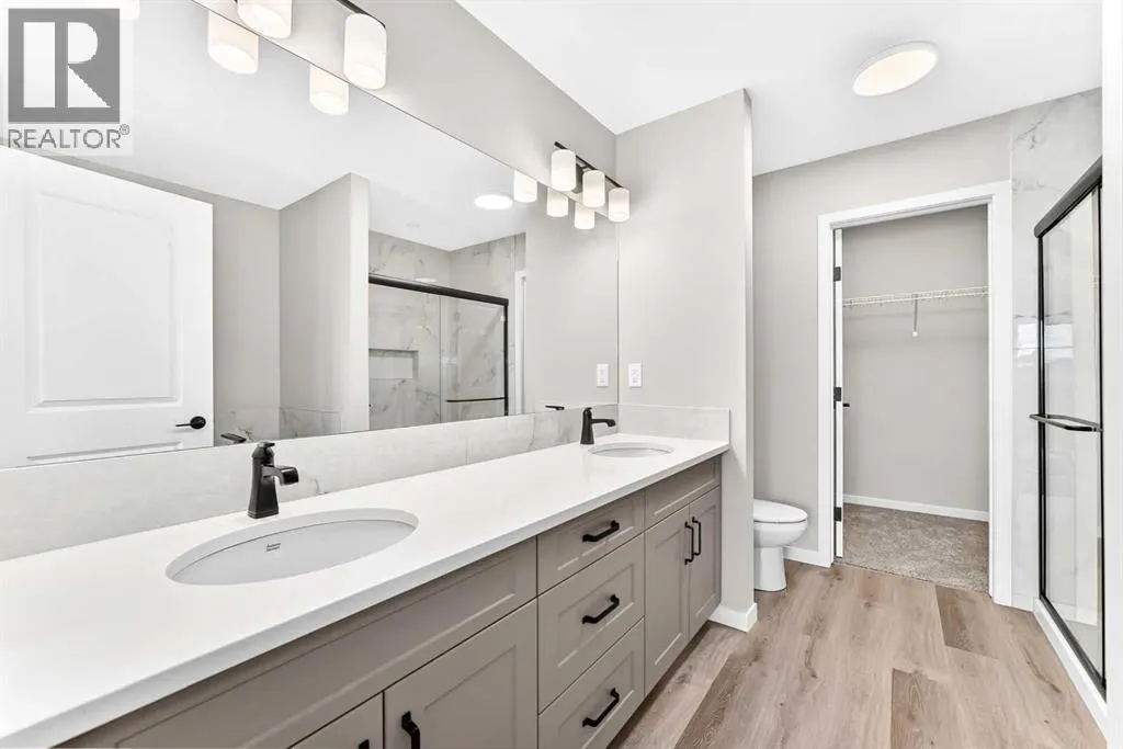 87 Mercado Crescent SE