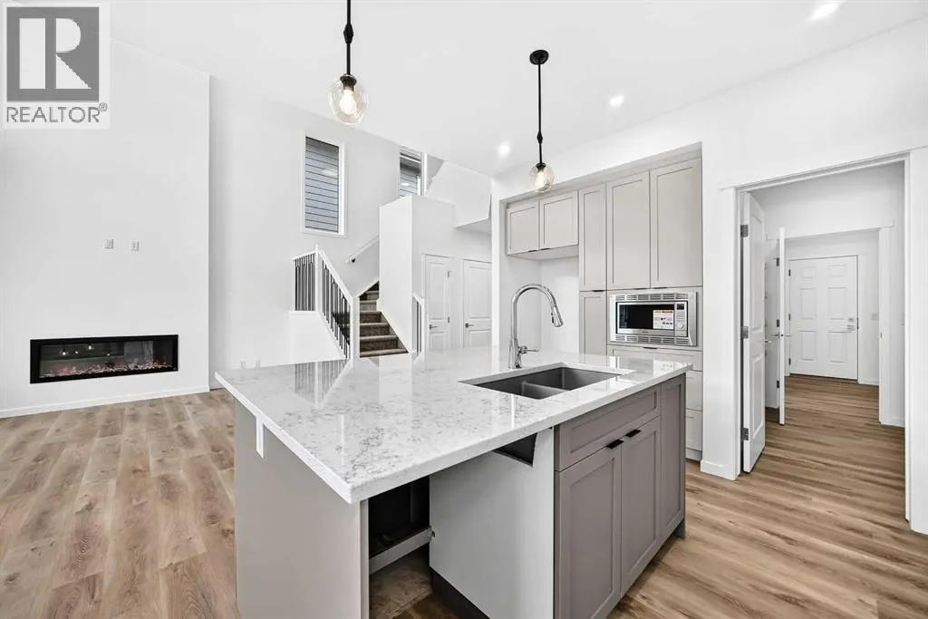 551 Mercado Avenue SE