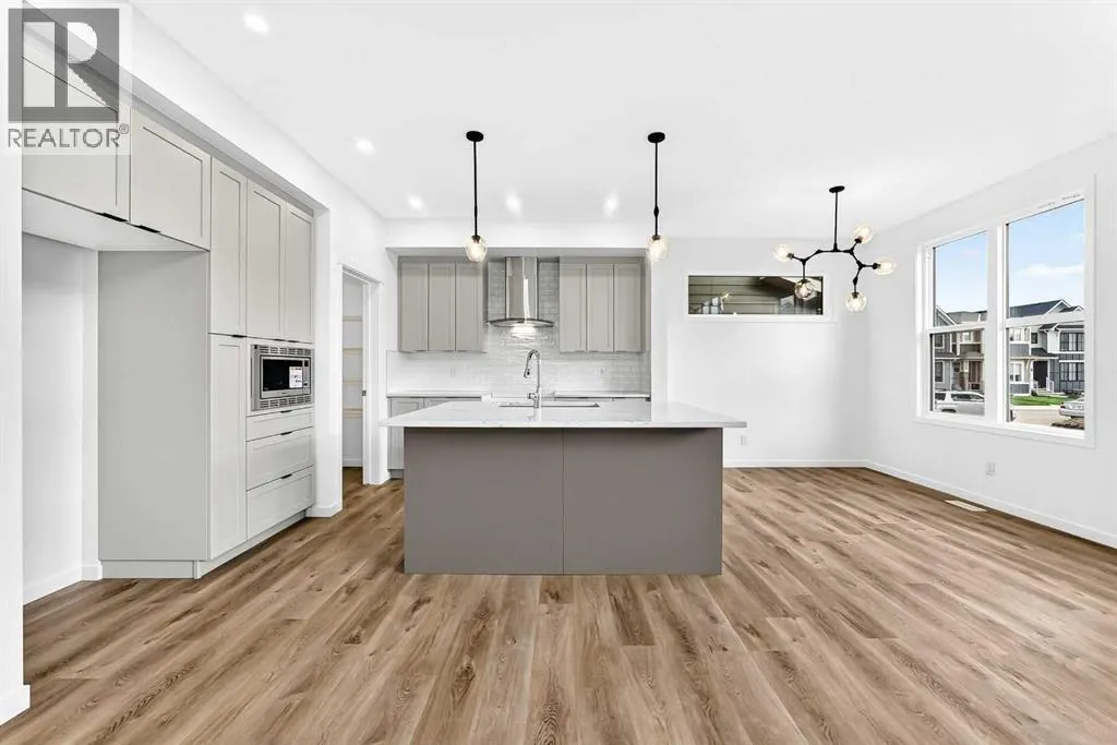 551 Mercado Avenue SE
