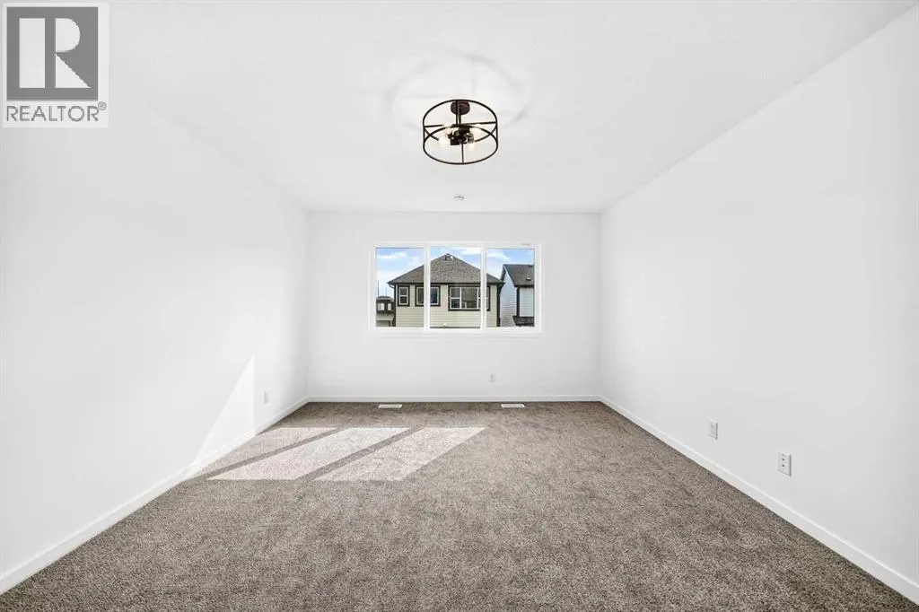 551 Mercado Avenue SE
