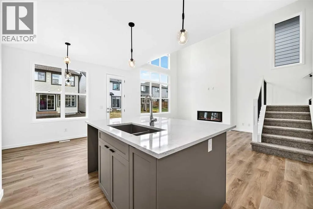 551 Mercado Avenue SE