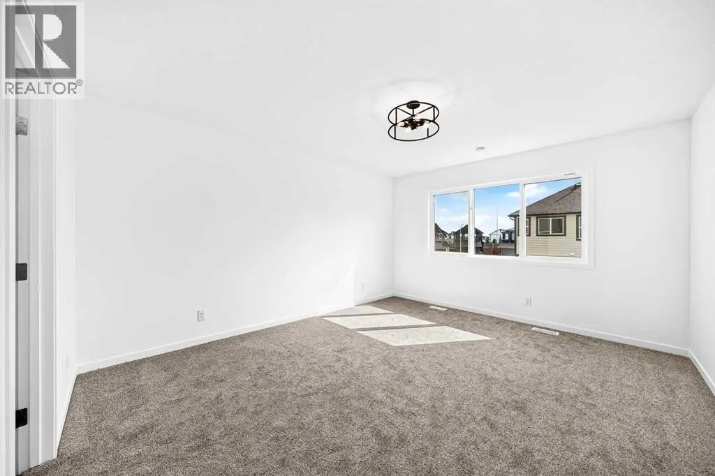 551 Mercado Avenue SE