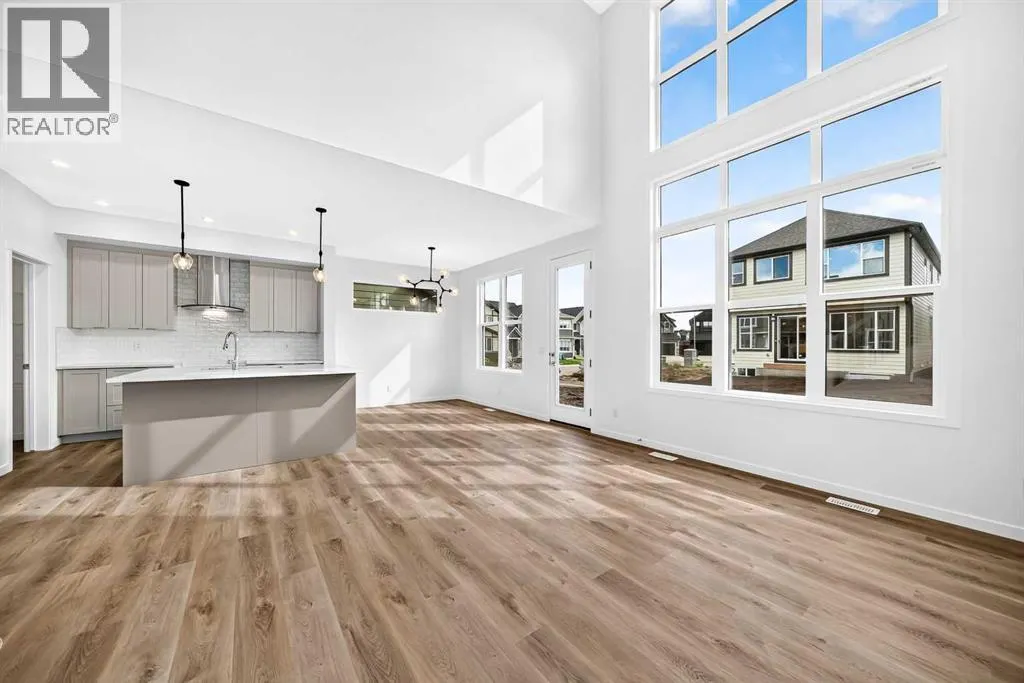 551 Mercado Avenue SE