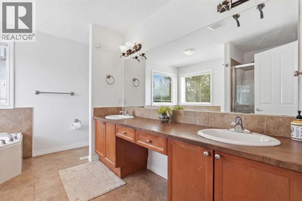 145 silverado creek Crescent SW