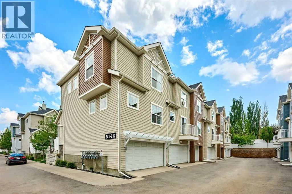 225 ELGIN Gardens SE