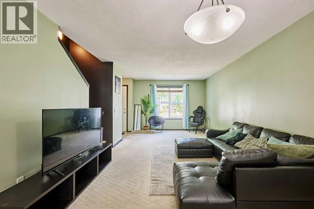 225 ELGIN Gardens SE