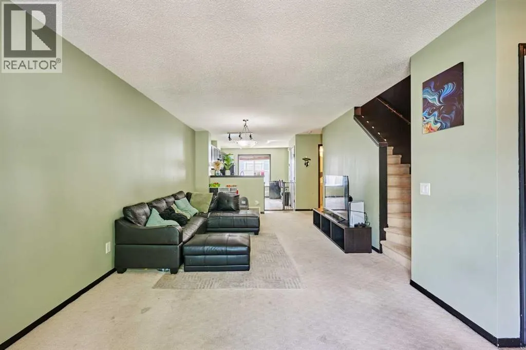 225 ELGIN Gardens SE