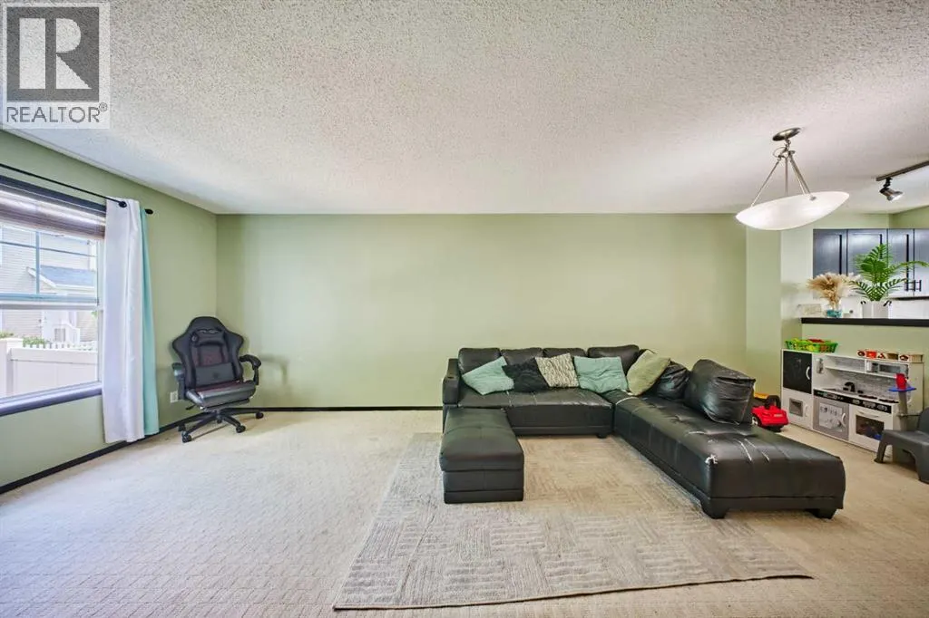 225 ELGIN Gardens SE