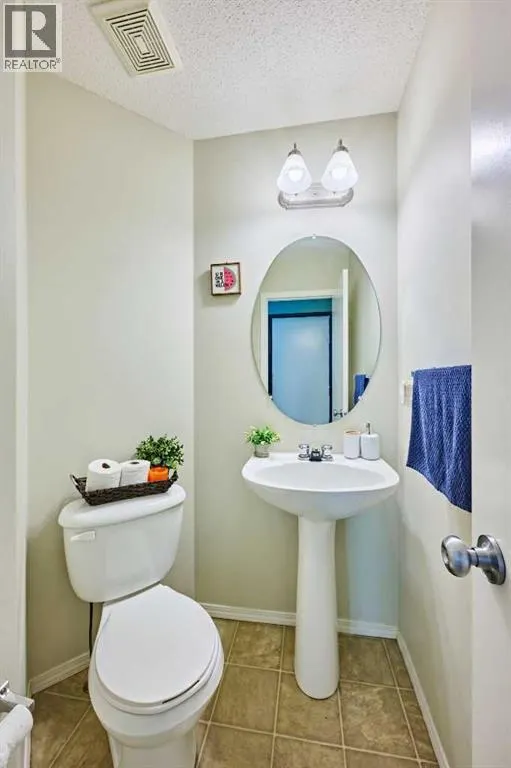 225 ELGIN Gardens SE
