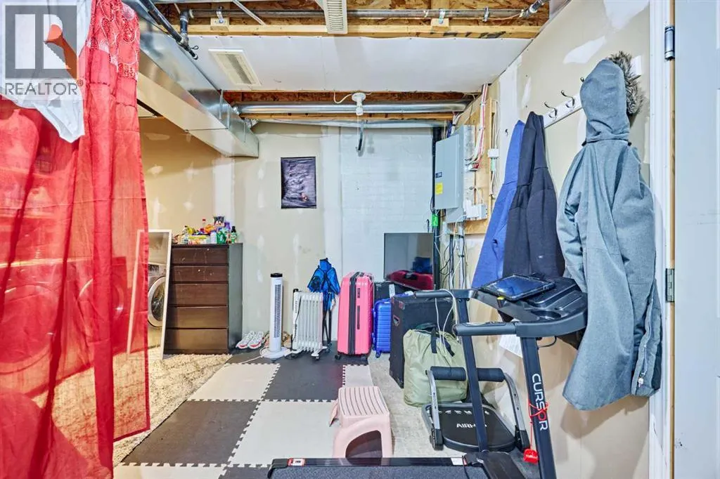225 ELGIN Gardens SE