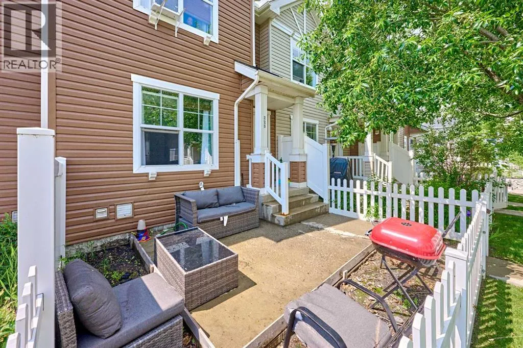 225 ELGIN Gardens SE
