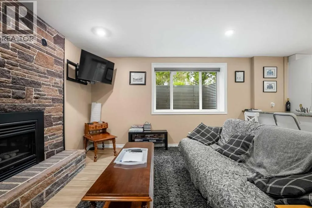 4116 Brisebois Drive NW