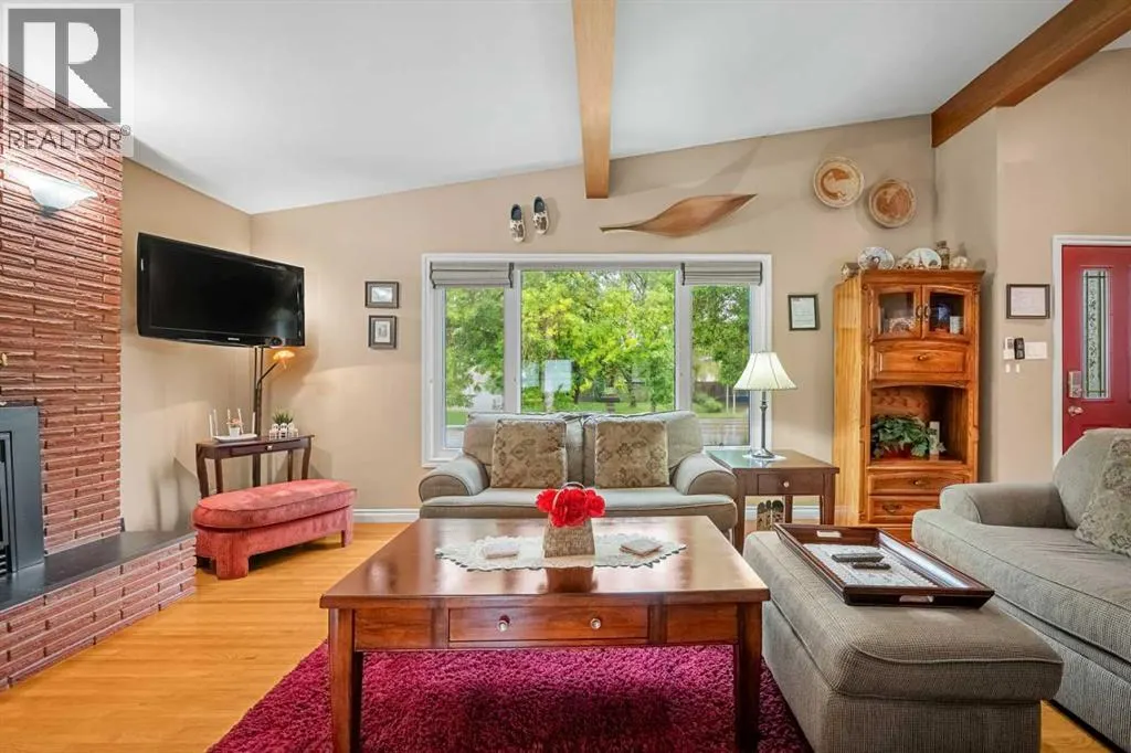 4116 Brisebois Drive NW