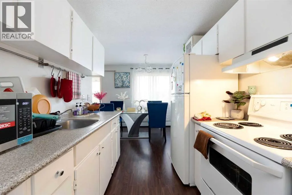 309, 9 Clearwater Crescent